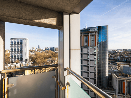 1 Bedroom flat in great location close to Little Venice and Maida Vale.